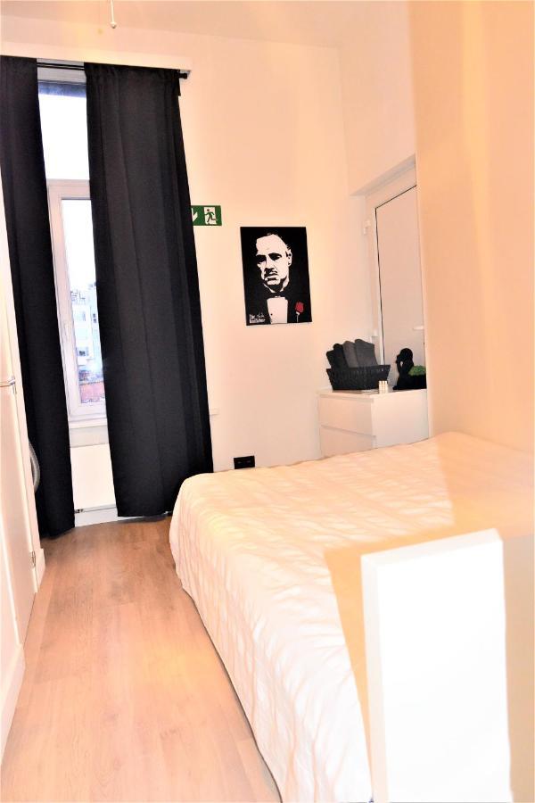 Sleep Inn - Black And White Modern Flat With Cityview Антверпен Экстерьер фото